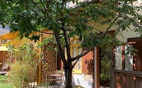Charmant Appartement Sur Cour, Le Cerisier
